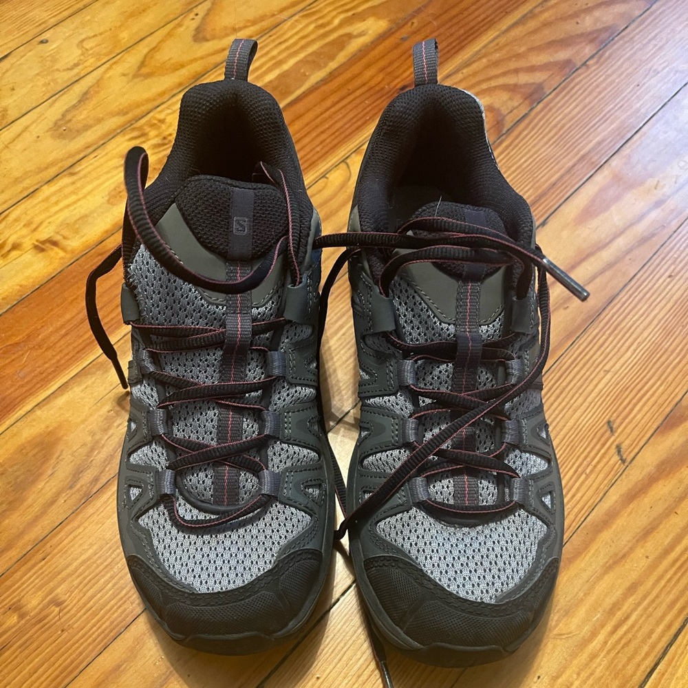 Salomon hiking shoes slightly used